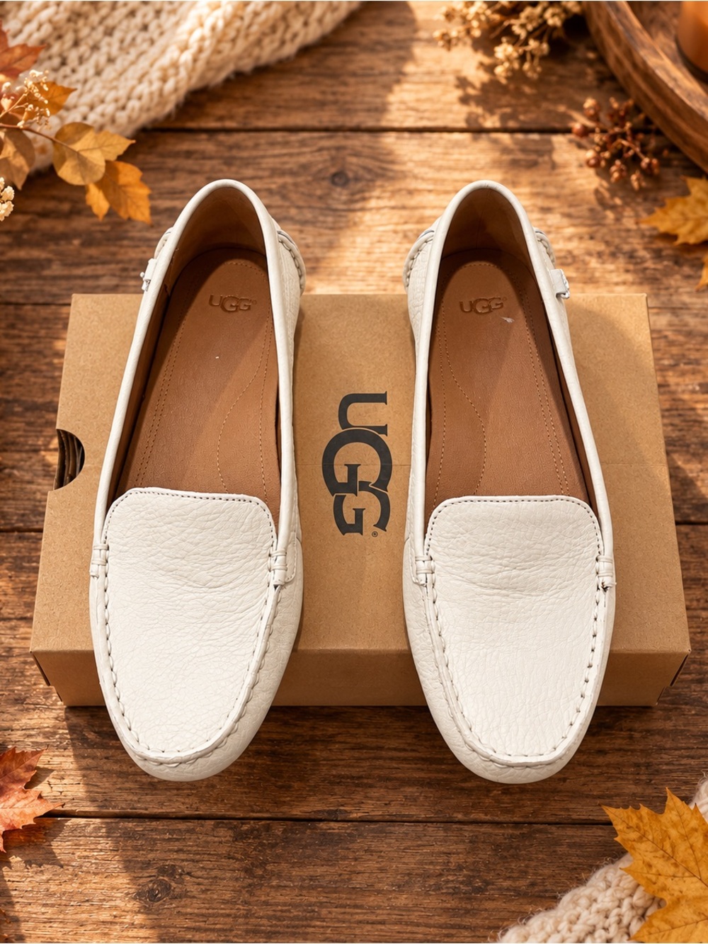 UGG “Flores” White Leather Driving Loafers Women’s Size 9 Box